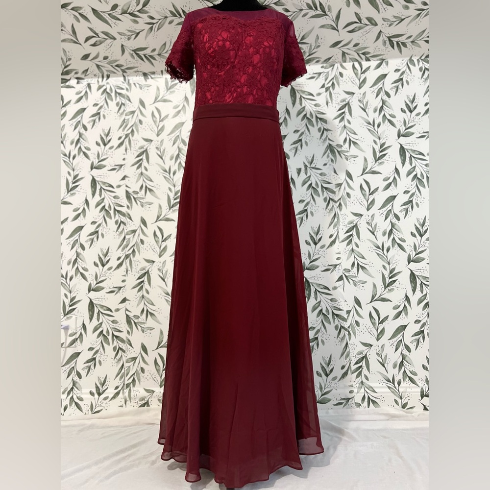 Elegant Burgundy Lace Chiffon A-line Evening Gown Prom Dress Size M (10) NWT